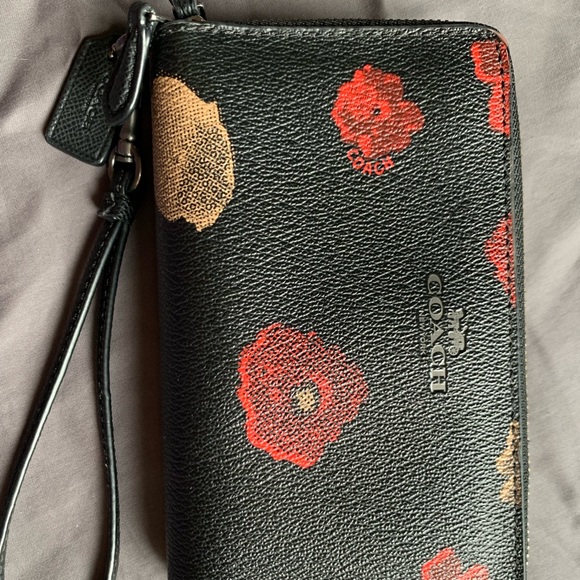 Coach Handbags - Coach Poppy Wristlet